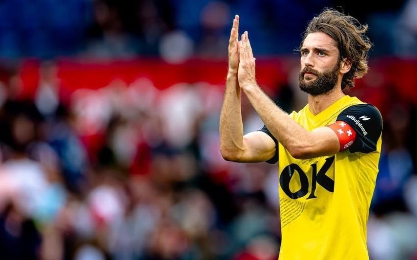 一動都會受 一動都會受