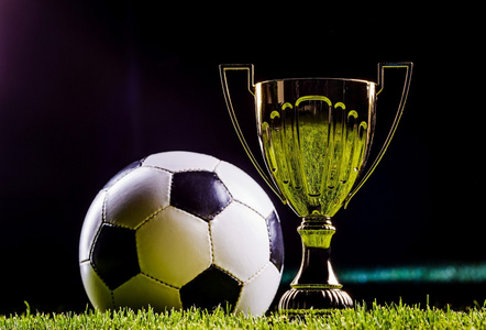 仍存在差距 仍存在差距