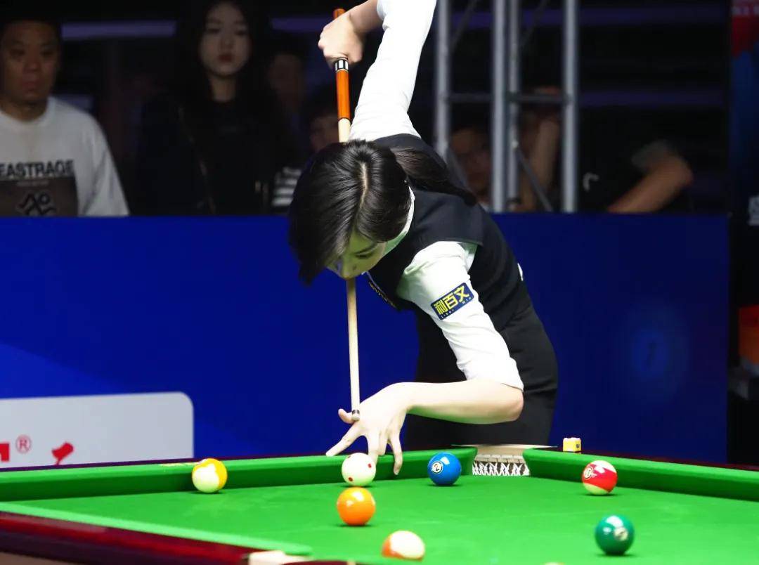 中场球员的 中场球员的